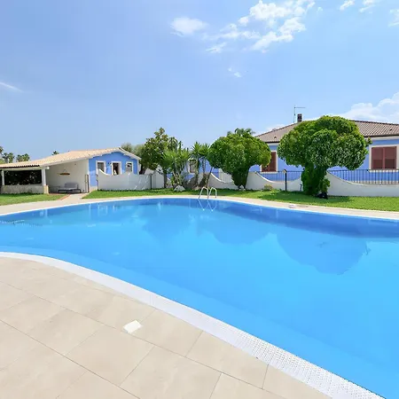 Parisi Con Piscina * Syracuse