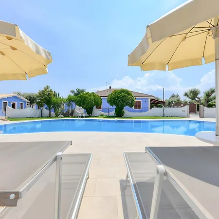 Parisi Con Piscina 빌라 시라쿠사