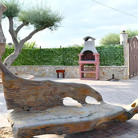 Parisi Con Piscina Villa
