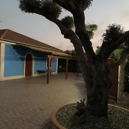 빌라 Parisi Con Piscina