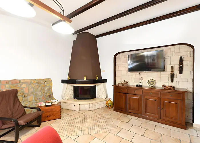 Villa Parisi Con Piscina