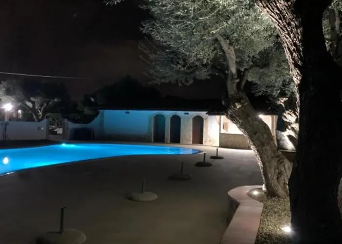 Villa Parisi Con Piscina