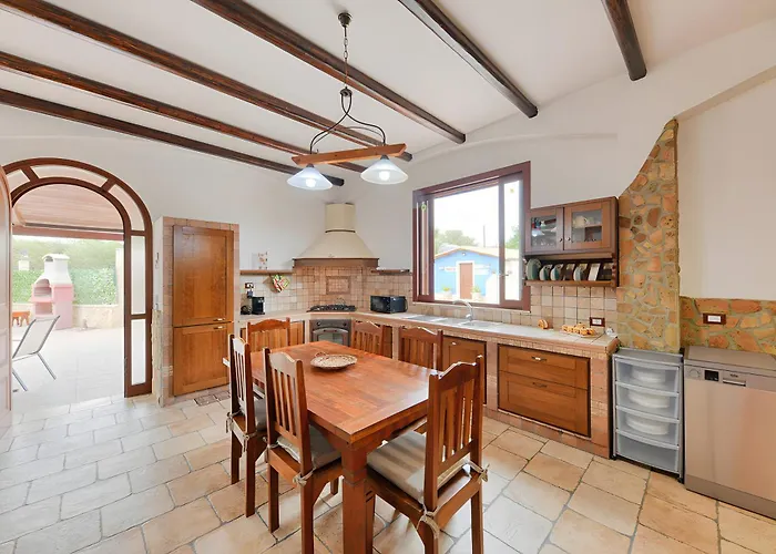 Parisi Con Piscina Villa *