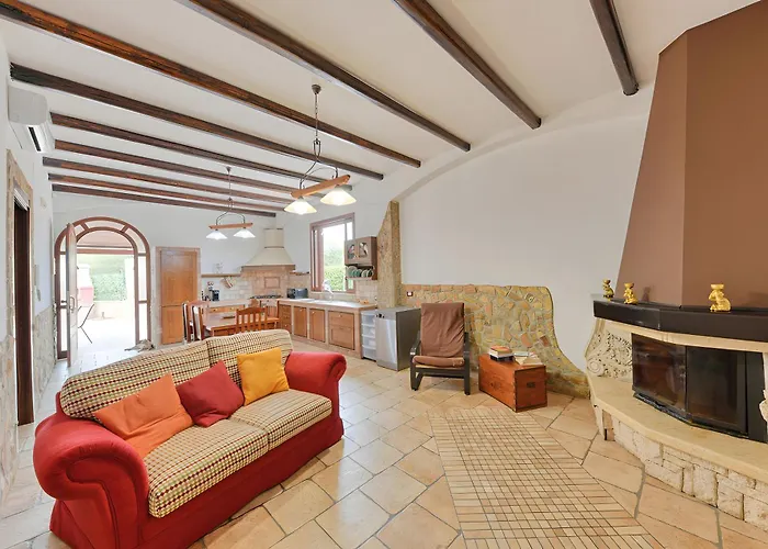 Parisi Con Piscina Syracuse