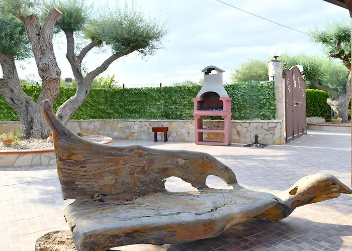 Parisi Con Piscina Villa