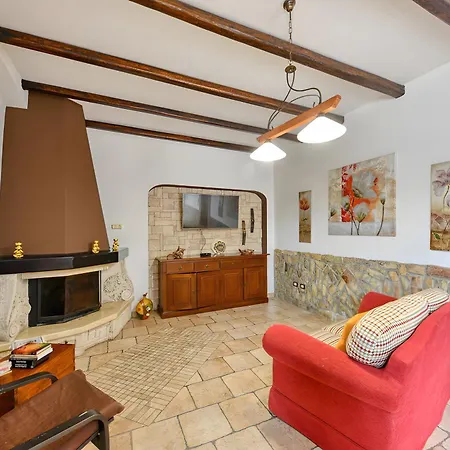 Parisi Con Piscina Syracuse